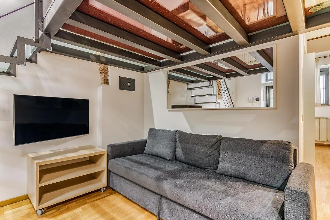 Ferrari Apartment Milán 0*,